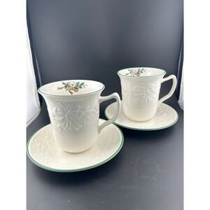 Mikasa Holiday Season Poinsettia Christmas‎ Cups Saucers Set of 2 Green Trim